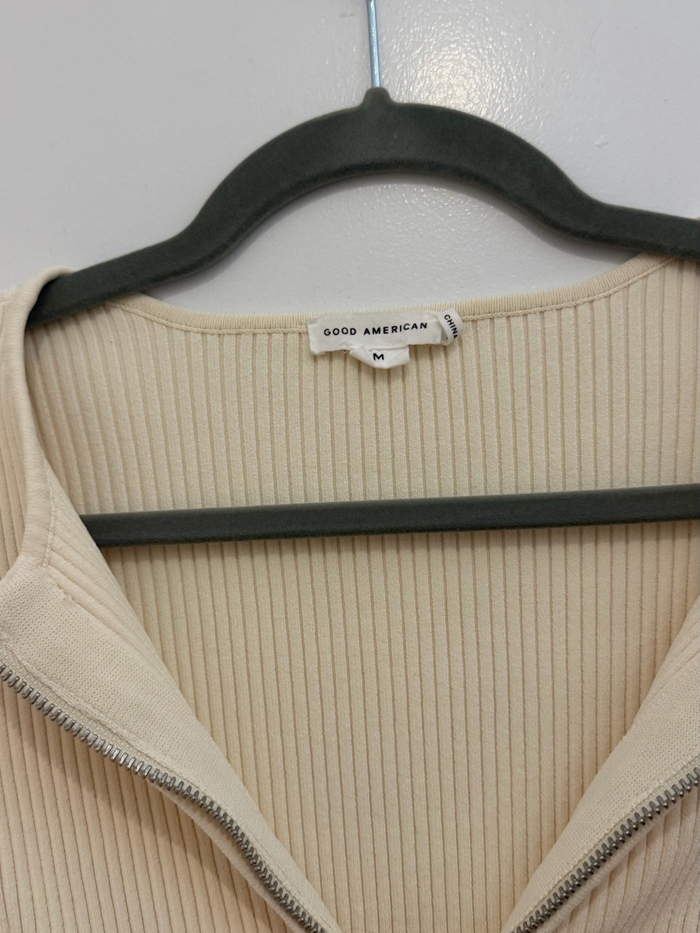 Good American Cream Ribbed Zip-Front V-Neck Sweater - Picture 5 of 5
